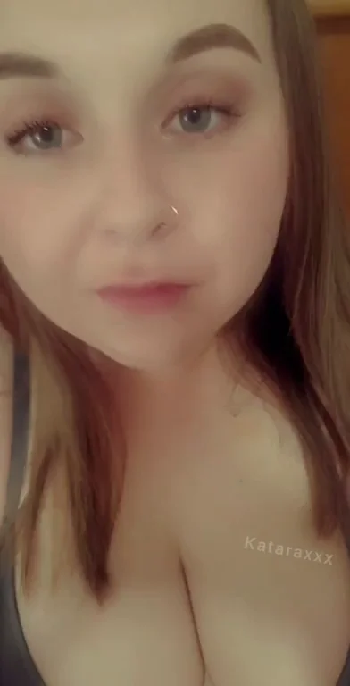 Have a slow Sunday with me in bed. ?