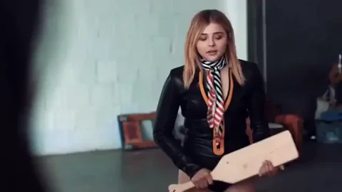 Chloe Moretz is aggressive (and very sexy)