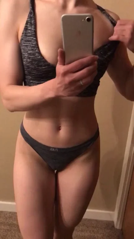 Wanna be my gym partner with benefits?? [f]