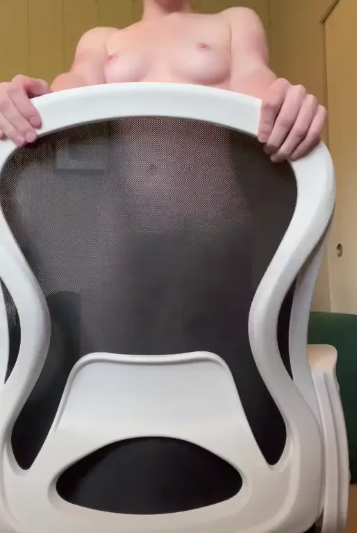 Spin n Spread: Office Chair Ass Tease & Piss Reveal