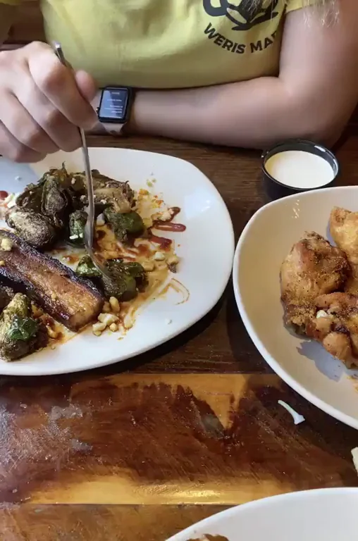 Server's Dream Tip: Crawl Under Table for Juicy Pussy Feast 🍽️👅💦 [OC][F]