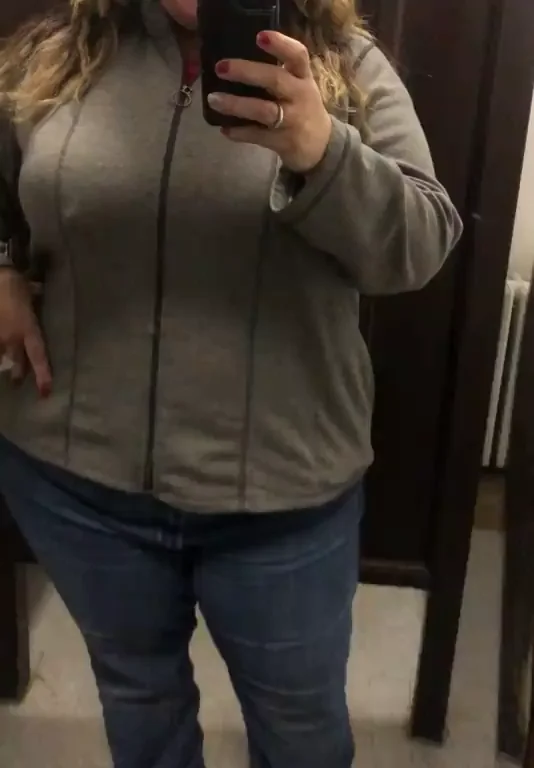 🔥 Office Slut's Risky Titty Drop Reveal 😈