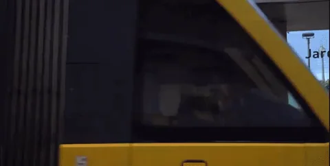 Jeny looking for directions [GIF]