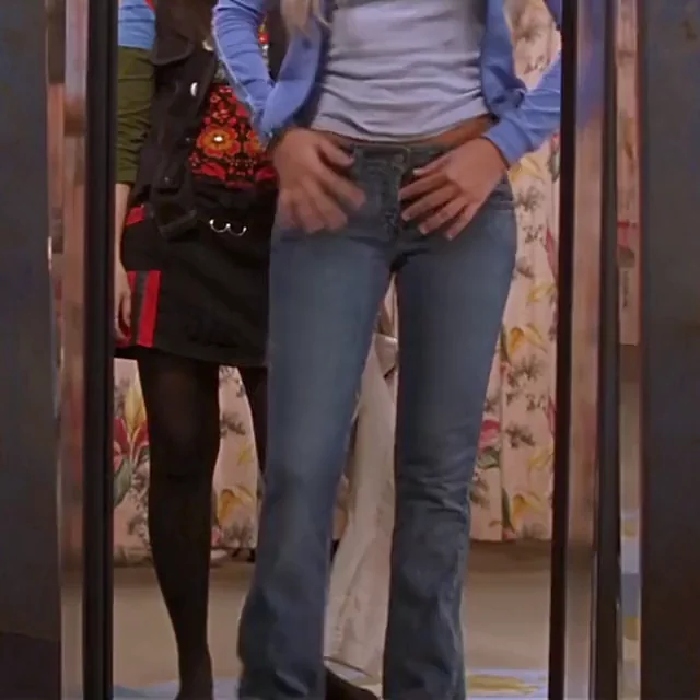 Blake Lively panty plot in The Sisterhood of the Traveling Pants