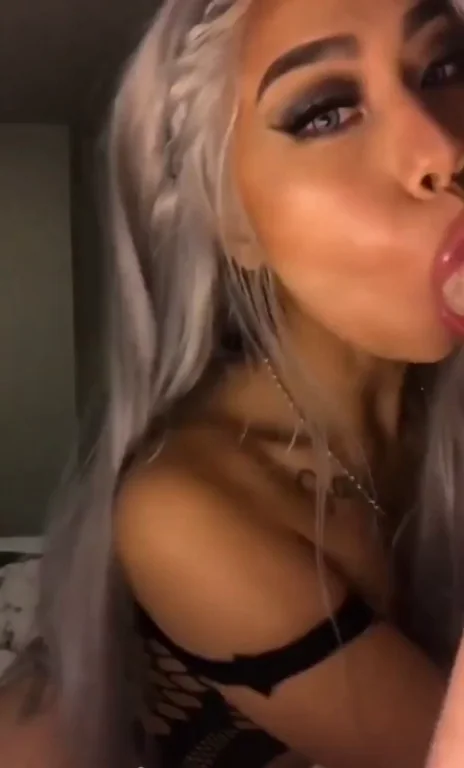 Planesgirl's Sloppy Deepthroat Tease