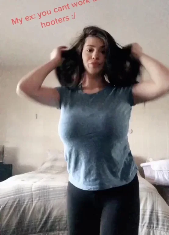 Hooters 2