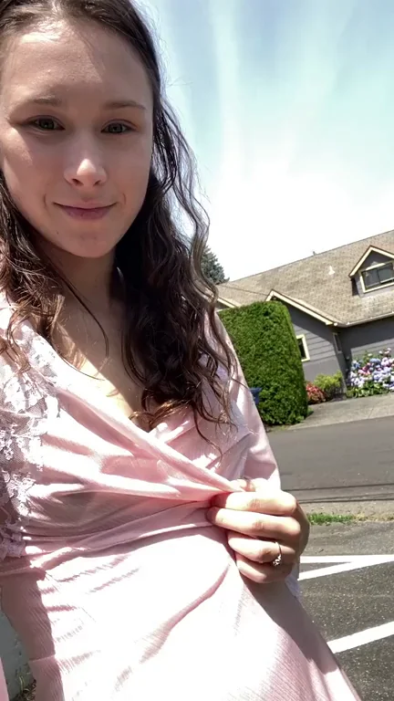 Street Slut in Skimpy Pink Robe Teases Exposure Thrill 😈👙🌤️