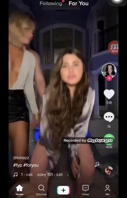 TikTok Slutty Nip Slip Tease 😈🍒