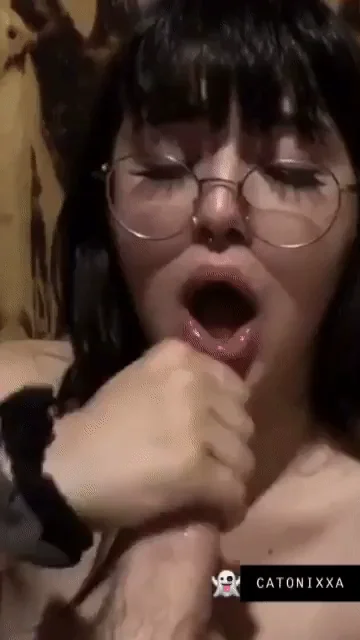 Show me some love if you want me to suck your cock