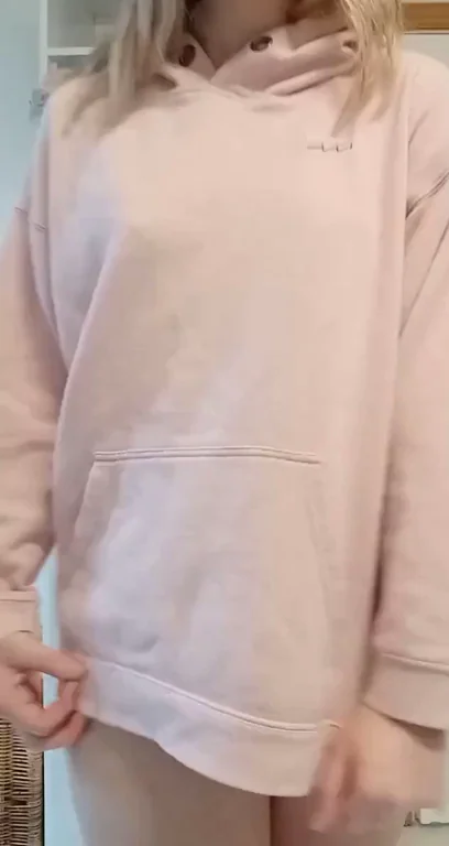 [F] Here's your chance to see what I've been hiding underneath my sweatshirt ;)