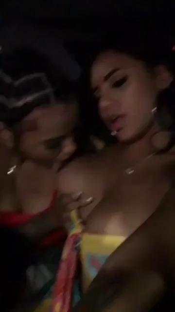 Backseat Ebony Lesbo Grind Fest 🔥🍑👅