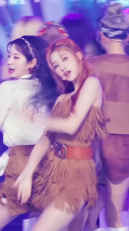 TWICE - Sana