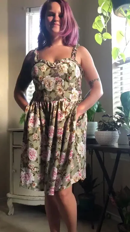 Do you like my new dress?? It has pockets!!! ?