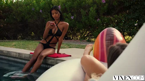 Poolside Ebony Bombshell Sucks and Fucks to Gushing Facial