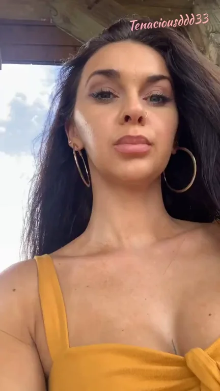 I enjoy catching a warm summer breeze when I’m out and about. [GIF]