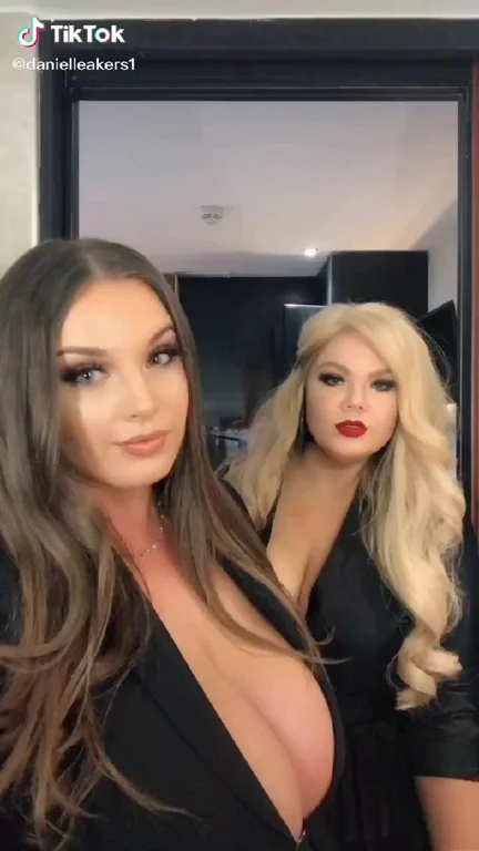 Big Tits Always Stealing the Spotlight 💦🍒