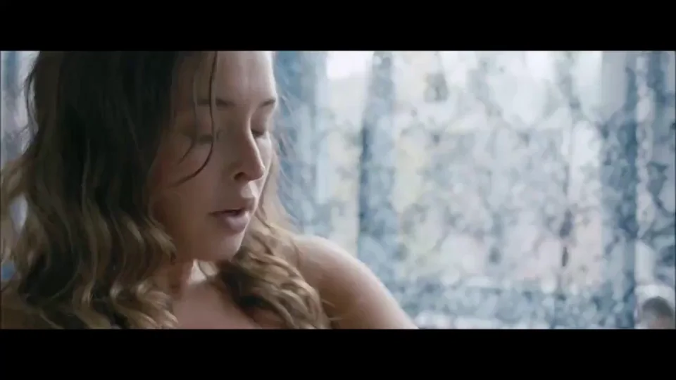 Natalie Krill bath plot-Below her Mouth