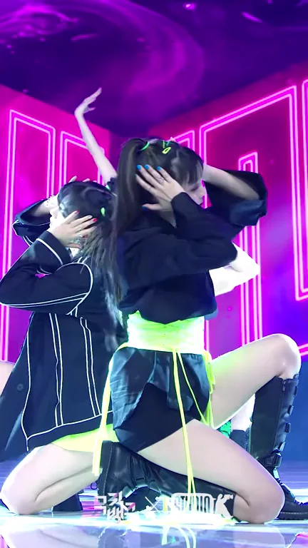 Minnie from (G)I-DLE Teases in Tiny Green Skirt on Stage