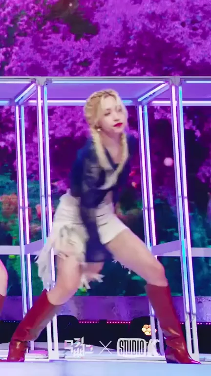 TWICE - Mina