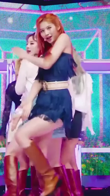TWICE - Sana