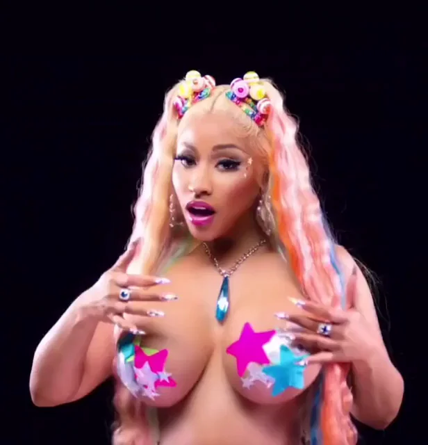 Nicki Minaj's Massive Star Titties Tease & Tongue Flick 😍🍑💦