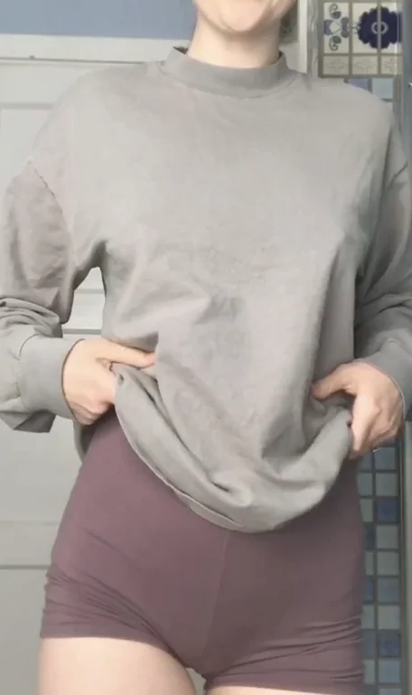 My perky little body wants your cock (f/22)