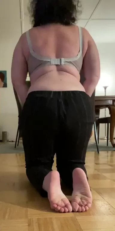 MILF Slut Kneels and Teases Her Juicy Big Ass from Behind