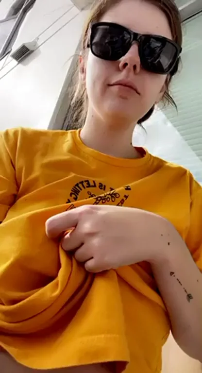 Flashing California My Tits on my First Day