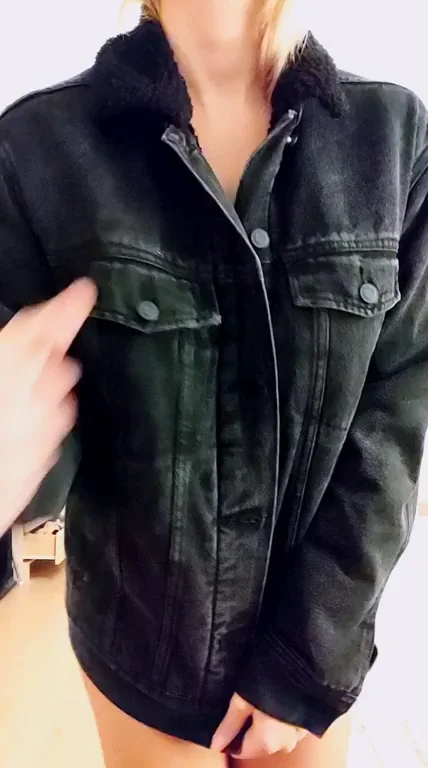 Would you be able to resist not cumming inside me if we were fucking?