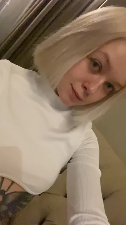 18YO College Slut's Tight Pussy Facesit Tease