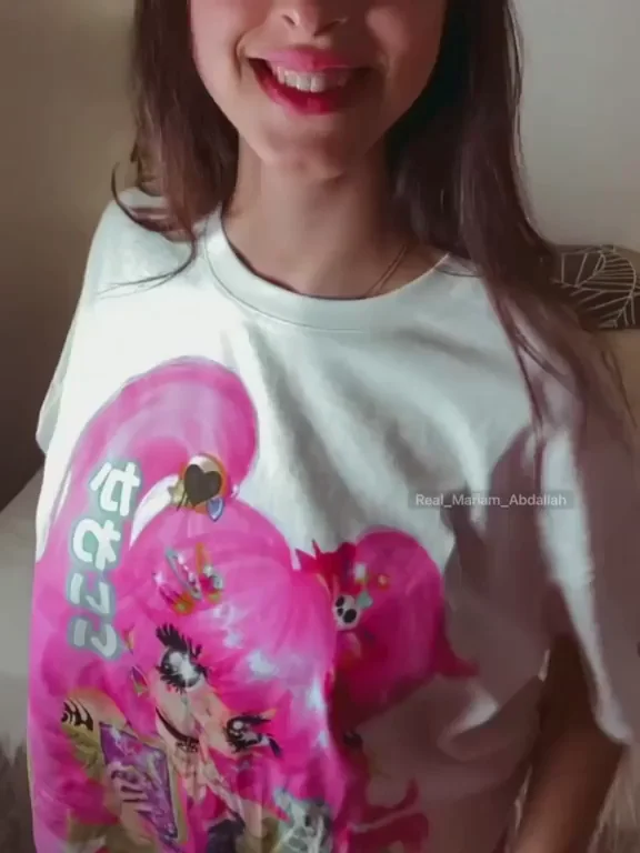 Shirt Hides Those Massive Bolt-On Tits – Arab Bombshell Reveal