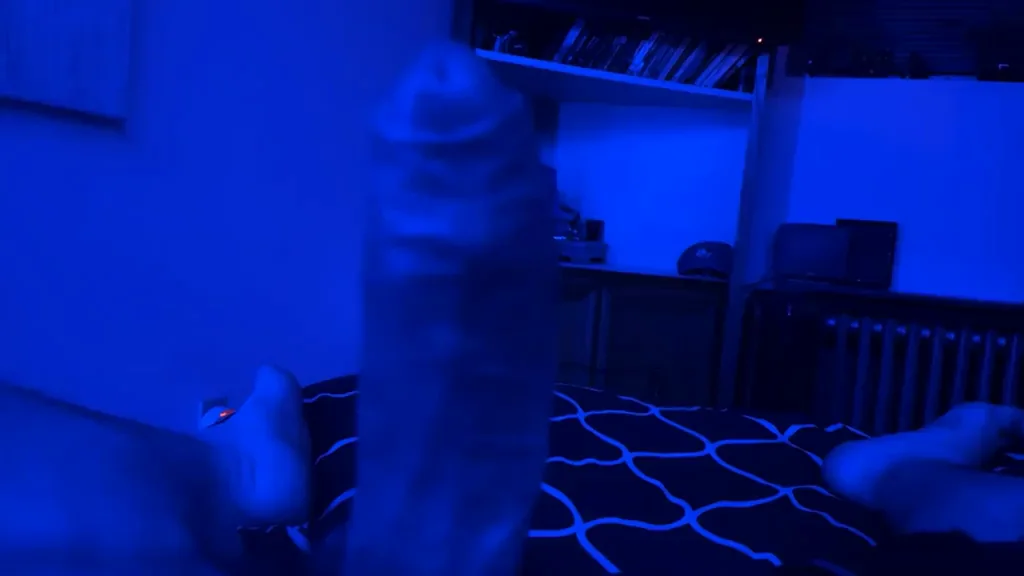 That's One Fucking Thick Monster Cock 🍆💦