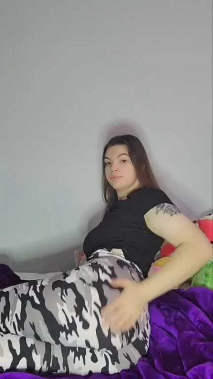 Curvy OnlyFans Tease: Grip My Thick Ass Now