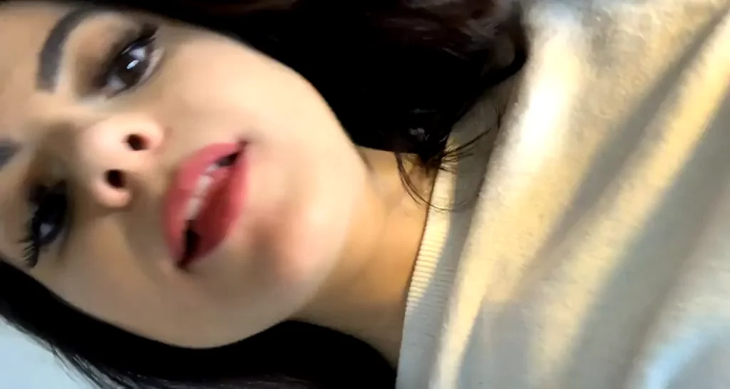 Can you see it? Take a close look (OC) babe hihi