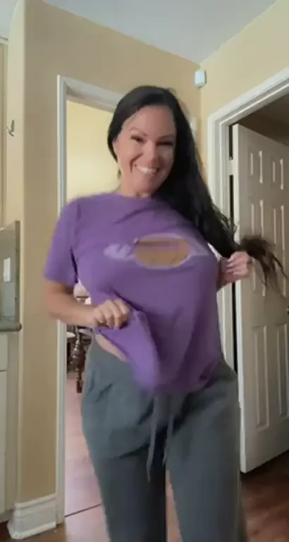 Friday Smile & Taco-Beer 🍑 PAWG MILF Ass Tease – Smash? 😈