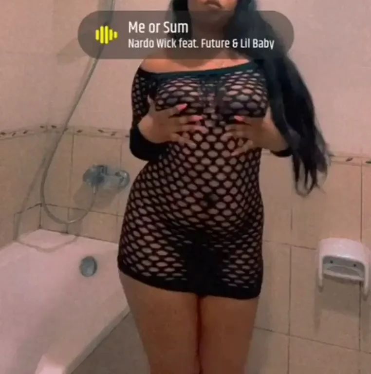 Tease Those Slutty Curves: Show Me What You're Packing, Baby ;)