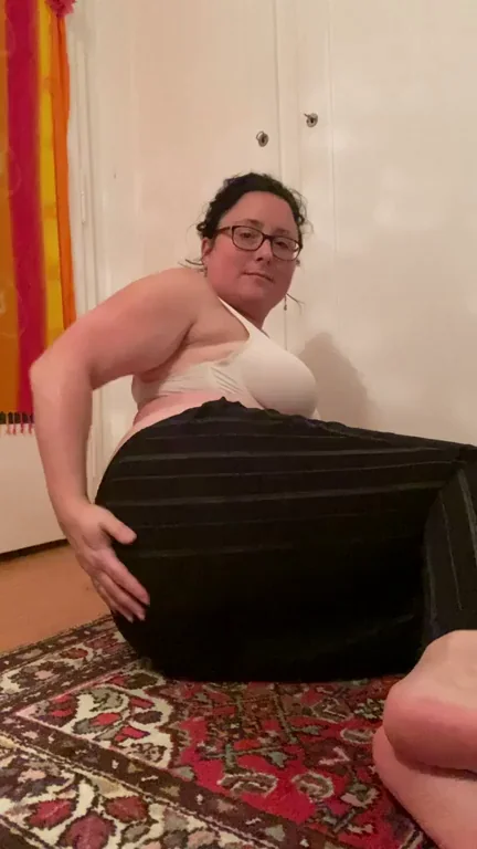 Thick Real MILF Bends Over Her Massive Ass for You