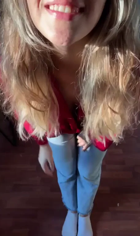 When my tits are full, I tend to make a milk rain all over in the floor