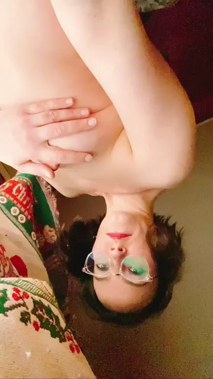 Can You Handle This 38yo Christian MILF's Wet Pussy Play? 😈🍆