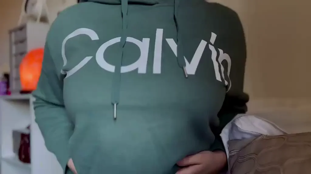 I hate wearing bras when my boobs are so swollen :(