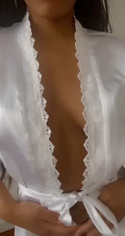 Catch These Juicy Tits, Who's Ready? 🍈🍈🔥