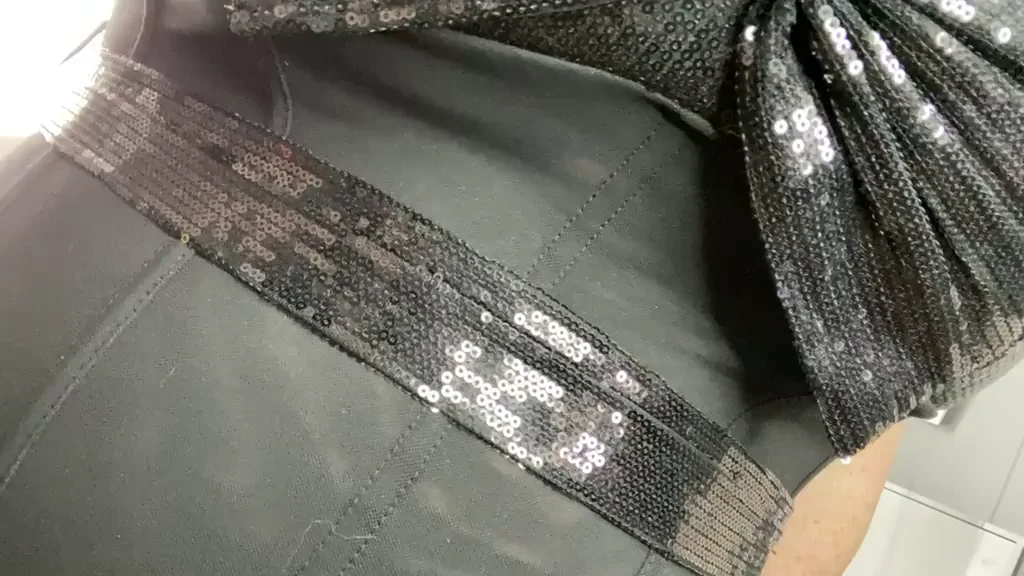 Two things to catch your attention: sparkles and frex