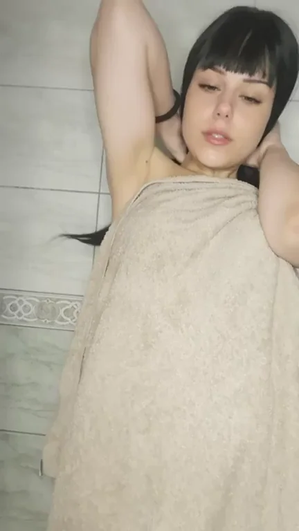 I’m too shy about showing more then that, but I hope you guys still appreciate a nerdy asian girl with a body type like mine ??