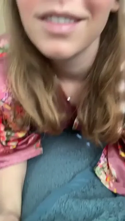I expected the booty shake to make it fall [gif]