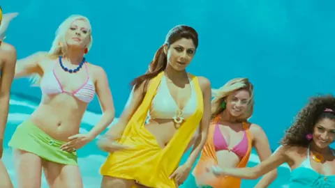 Shilpa Shetty's Hot 2008 Beach Tease 💦🔥