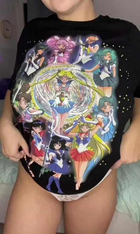 PAWG Tease Unveils Her Juicy Ass in Sailor Moon Tee