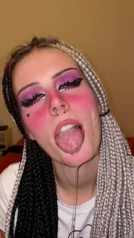 Some sloppy ahegao, rate it