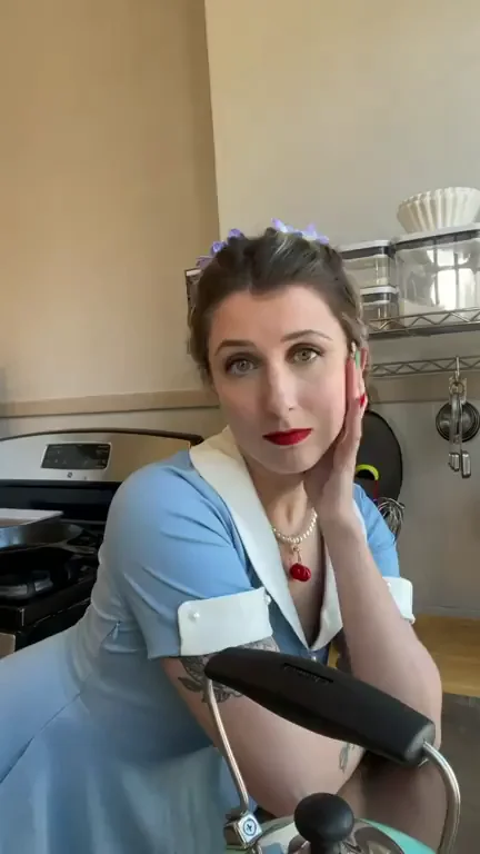 50s housewife ?