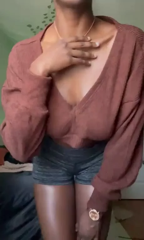 Morning Wood Wake-Up: Ebony Babe's Massive Naturals Bigger Than You Thought!