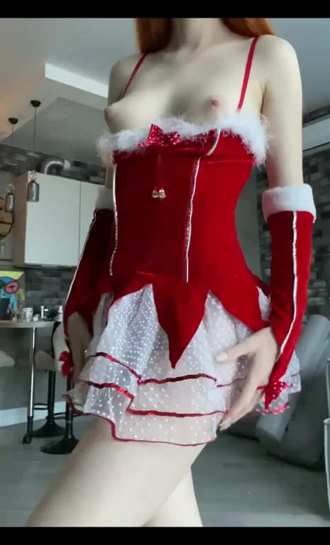 A Lil Redhead Holiday Gift For You :)